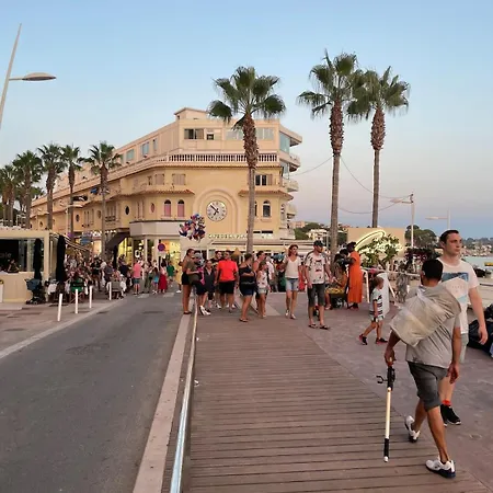 Face A La Et A 2 Pas Des Plages Antibes