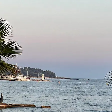Апартаменты Face A La Et A 2 Pas Des Plages Juan Les Pins 'tout A Pied' Антиб
